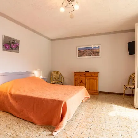 Apartment Le Soleil Camarguais - Smm150 By Interhome